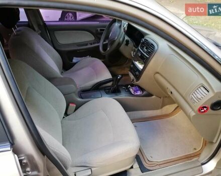 Бежевый Хендай Соната, объемом двигателя 2 л и пробегом 236 тыс. км за 4200 $, фото 8 на Automoto.ua