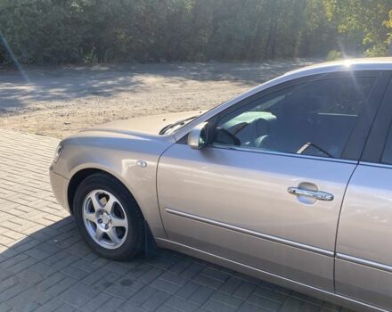 Хендай Соната 2006 у Краматорске на Automoto.ua Бежевий Хендай Соната, об'ємом двигуна 2.4 л та пробігом 200 тис. км за 5750 $, фото 2 на Automoto.ua