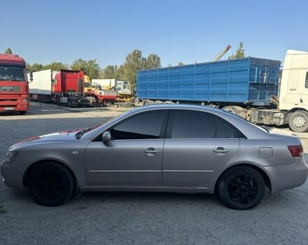 Бежевий Хендай Соната, об'ємом двигуна 2.4 л та пробігом 300 тис. км за 5500 $, фото 1 на Automoto.ua