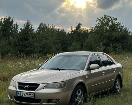 Бежевий Хендай Соната, об'ємом двигуна 2.36 л та пробігом 227 тис. км за 4700 $, фото 1 на Automoto.ua