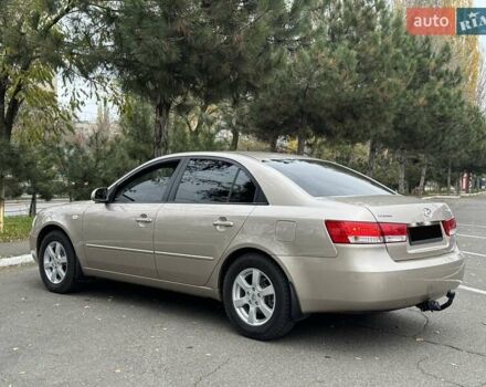 Бежевий Хендай Соната, об'ємом двигуна 2 л та пробігом 218 тис. км за 6300 $, фото 7 на Automoto.ua