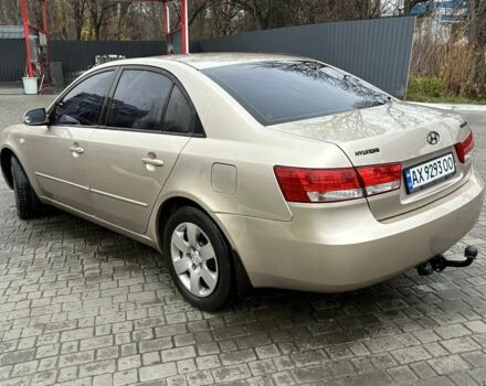 Бежевый Хендай Соната, объемом двигателя 2 л и пробегом 254 тыс. км за 5899 $, фото 3 на Automoto.ua