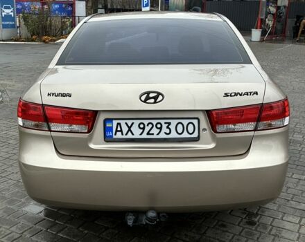 Бежевый Хендай Соната, объемом двигателя 2 л и пробегом 254 тыс. км за 5899 $, фото 5 на Automoto.ua