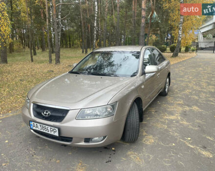Бежевый Хендай Соната, объемом двигателя 2 л и пробегом 181 тыс. км за 4900 $, фото 2 на Automoto.ua