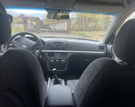 Бежевый Хендай Соната, объемом двигателя 2 л и пробегом 181 тыс. км за 4900 $, фото 12 на Automoto.ua