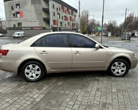 Бежевый Хендай Соната, объемом двигателя 2 л и пробегом 254 тыс. км за 5899 $, фото 8 на Automoto.ua