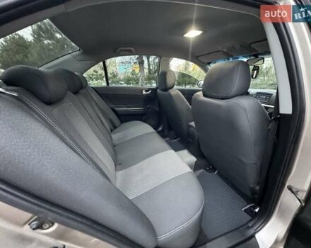 Бежевий Хендай Соната, об'ємом двигуна 2 л та пробігом 218 тис. км за 6300 $, фото 15 на Automoto.ua