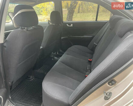 Бежевый Хендай Соната, объемом двигателя 2 л и пробегом 181 тыс. км за 4900 $, фото 13 на Automoto.ua