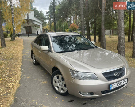 Бежевый Хендай Соната, объемом двигателя 2 л и пробегом 181 тыс. км за 4900 $, фото 3 на Automoto.ua