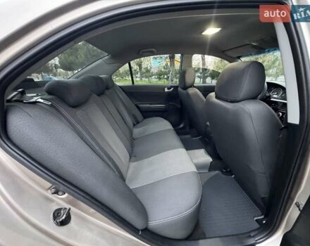 Бежевий Хендай Соната, об'ємом двигуна 2 л та пробігом 218 тис. км за 6300 $, фото 14 на Automoto.ua