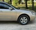 Бежевий Хендай Соната, об'ємом двигуна 2 л та пробігом 282 тис. км за 5780 $, фото 5 на Automoto.ua