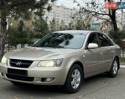 Бежевий Хендай Соната, об'ємом двигуна 2 л та пробігом 218 тис. км за 6300 $, фото 6 на Automoto.ua