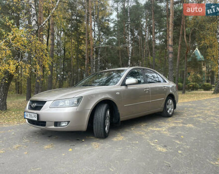 Бежевый Хендай Соната, объемом двигателя 2 л и пробегом 181 тыс. км за 4900 $, фото 1 на Automoto.ua