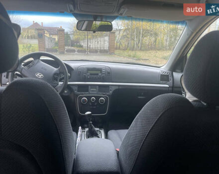 Бежевый Хендай Соната, объемом двигателя 2 л и пробегом 181 тыс. км за 4900 $, фото 12 на Automoto.ua