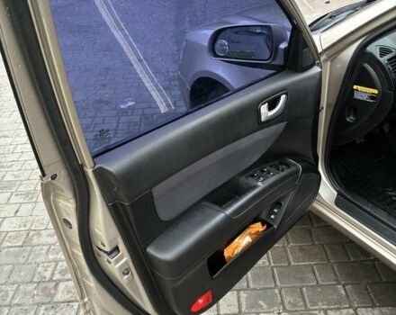 Бежевый Хендай Соната, объемом двигателя 2 л и пробегом 254 тыс. км за 5899 $, фото 10 на Automoto.ua