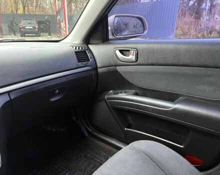 Бежевый Хендай Соната, объемом двигателя 2 л и пробегом 254 тыс. км за 5899 $, фото 12 на Automoto.ua