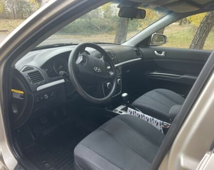 Бежевый Хендай Соната, объемом двигателя 2 л и пробегом 181 тыс. км за 4900 $, фото 11 на Automoto.ua