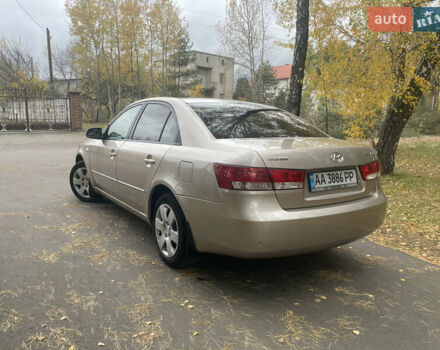 Бежевый Хендай Соната, объемом двигателя 2 л и пробегом 181 тыс. км за 4900 $, фото 8 на Automoto.ua