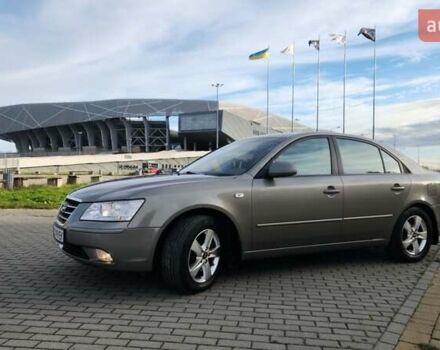 Бежевый Хендай Соната, объемом двигателя 2 л и пробегом 318 тыс. км за 6200 $, фото 1 на Automoto.ua