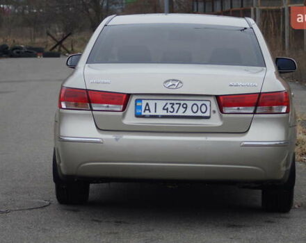 Бежевый Хендай Соната, объемом двигателя 2 л и пробегом 210 тыс. км за 5800 $, фото 4 на Automoto.ua
