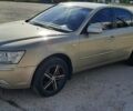 Бежевий Хендай Соната, об'ємом двигуна 2 л та пробігом 205 тис. км за 5800 $, фото 2 на Automoto.ua