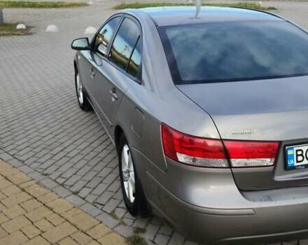 Бежевый Хендай Соната, объемом двигателя 2 л и пробегом 318 тыс. км за 6200 $, фото 5 на Automoto.ua