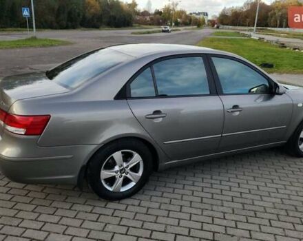 Бежевый Хендай Соната, объемом двигателя 2 л и пробегом 318 тыс. км за 6200 $, фото 3 на Automoto.ua