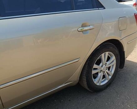 Бежевый Хендай Соната, объемом двигателя 2 л и пробегом 221 тыс. км за 5900 $, фото 5 на Automoto.ua