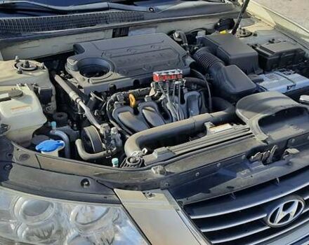 Бежевый Хендай Соната, объемом двигателя 2 л и пробегом 210 тыс. км за 5800 $, фото 9 на Automoto.ua