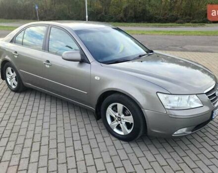 Бежевый Хендай Соната, объемом двигателя 2 л и пробегом 318 тыс. км за 6200 $, фото 6 на Automoto.ua