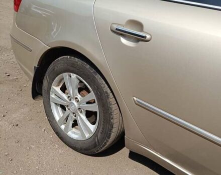 Бежевый Хендай Соната, объемом двигателя 2 л и пробегом 221 тыс. км за 5900 $, фото 2 на Automoto.ua