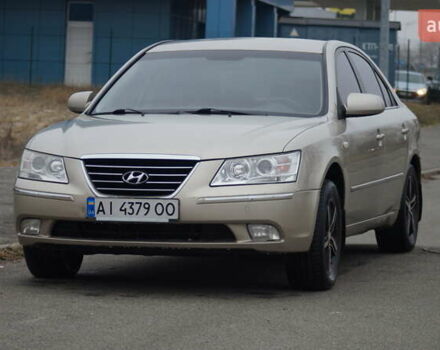 Бежевый Хендай Соната, объемом двигателя 2 л и пробегом 210 тыс. км за 5800 $, фото 2 на Automoto.ua