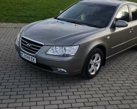 Бежевый Хендай Соната, объемом двигателя 2 л и пробегом 318 тыс. км за 6200 $, фото 2 на Automoto.ua