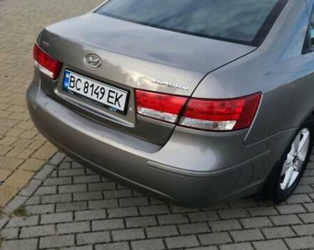 Бежевый Хендай Соната, объемом двигателя 2 л и пробегом 318 тыс. км за 6200 $, фото 4 на Automoto.ua