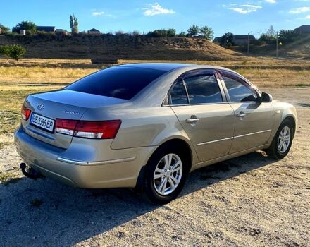 Бежевый Хендай Соната, объемом двигателя 2 л и пробегом 243 тыс. км за 7800 $, фото 3 на Automoto.ua