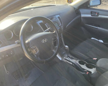 Бежевый Хендай Соната, объемом двигателя 2 л и пробегом 247 тыс. км за 7500 $, фото 7 на Automoto.ua