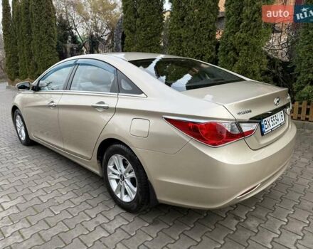 Бежевий Хендай Соната, об'ємом двигуна 2 л та пробігом 69 тис. км за 10750 $, фото 5 на Automoto.ua