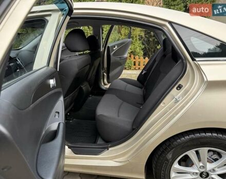 Бежевий Хендай Соната, об'ємом двигуна 2 л та пробігом 69 тис. км за 10750 $, фото 39 на Automoto.ua