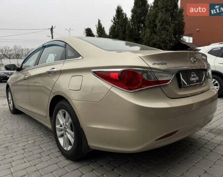 Бежевый Хендай Соната, объемом двигателя 2 л и пробегом 69 тыс. км за 10500 $, фото 11 на Automoto.ua