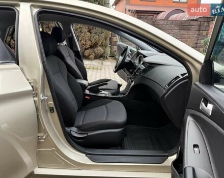 Бежевий Хендай Соната, об'ємом двигуна 2 л та пробігом 69 тис. км за 10750 $, фото 41 на Automoto.ua