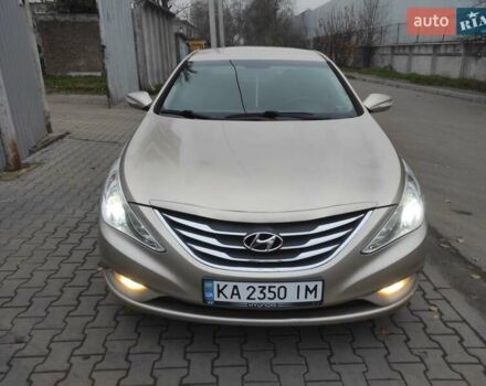 Бежевый Хендай Соната, объемом двигателя 2 л и пробегом 160 тыс. км за 5499 $, фото 1 на Automoto.ua