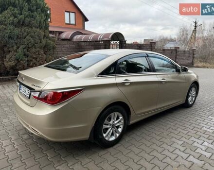 Бежевий Хендай Соната, об'ємом двигуна 2 л та пробігом 69 тис. км за 10750 $, фото 9 на Automoto.ua