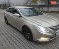 Бежевый Хендай Соната, объемом двигателя 2 л и пробегом 160 тыс. км за 5499 $, фото 2 на Automoto.ua