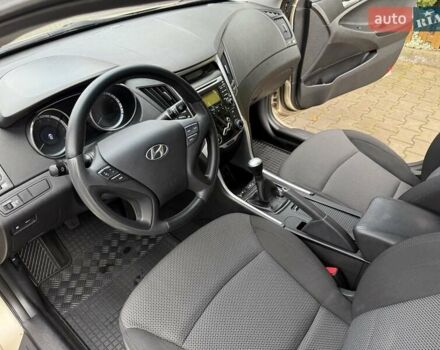 Бежевий Хендай Соната, об'ємом двигуна 2 л та пробігом 69 тис. км за 10750 $, фото 47 на Automoto.ua