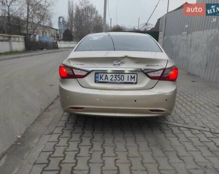 Бежевый Хендай Соната, объемом двигателя 2 л и пробегом 160 тыс. км за 5499 $, фото 6 на Automoto.ua