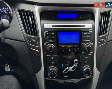 Бежевый Хендай Соната, объемом двигателя 2 л и пробегом 69 тыс. км за 10500 $, фото 32 на Automoto.ua