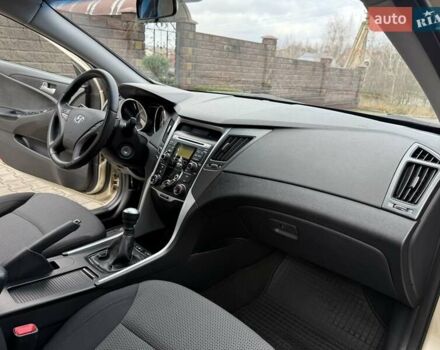 Бежевий Хендай Соната, об'ємом двигуна 2 л та пробігом 69 тис. км за 10750 $, фото 45 на Automoto.ua