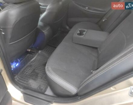 Бежевый Хендай Соната, объемом двигателя 2 л и пробегом 160 тыс. км за 5499 $, фото 26 на Automoto.ua