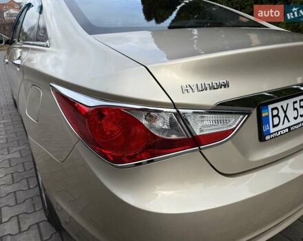 Бежевий Хендай Соната, об'ємом двигуна 2 л та пробігом 69 тис. км за 10750 $, фото 13 на Automoto.ua