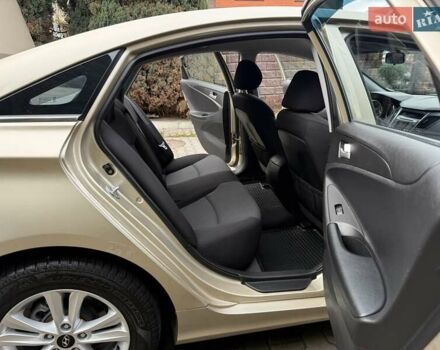 Бежевий Хендай Соната, об'ємом двигуна 2 л та пробігом 69 тис. км за 10750 $, фото 40 на Automoto.ua